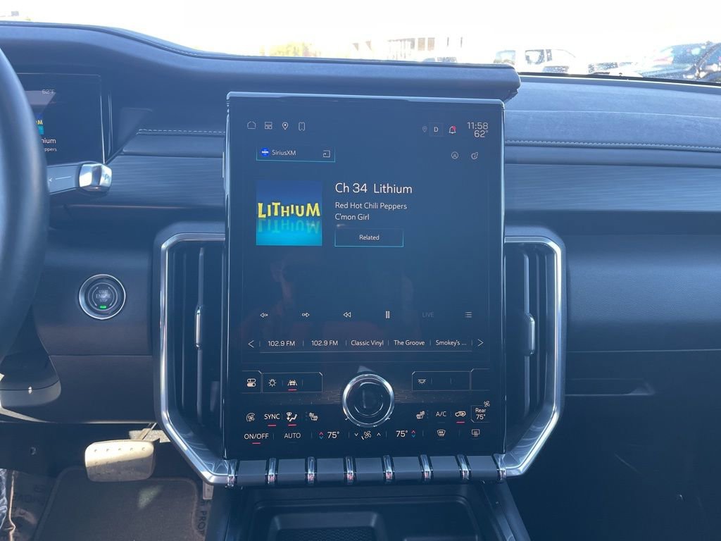 Used 2025 GMC Acadia Elevation FWD image 19