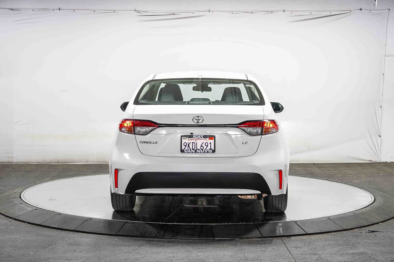 Certified 2022 Toyota Corolla LE FWD image 3