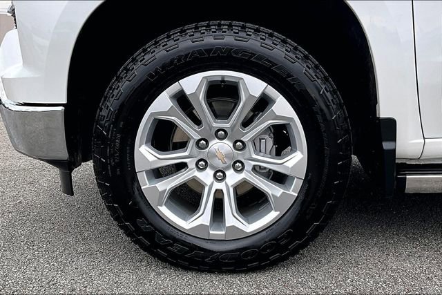 Used 2024 Chevrolet Silverado 1500 LTZ w/ Technology Package AWD/4WD image 30