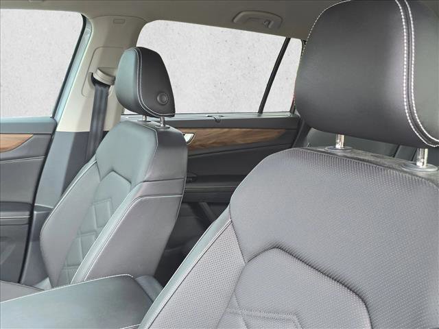 Used 2024 Volkswagen Atlas SE w/ Black Wheel Package image 15