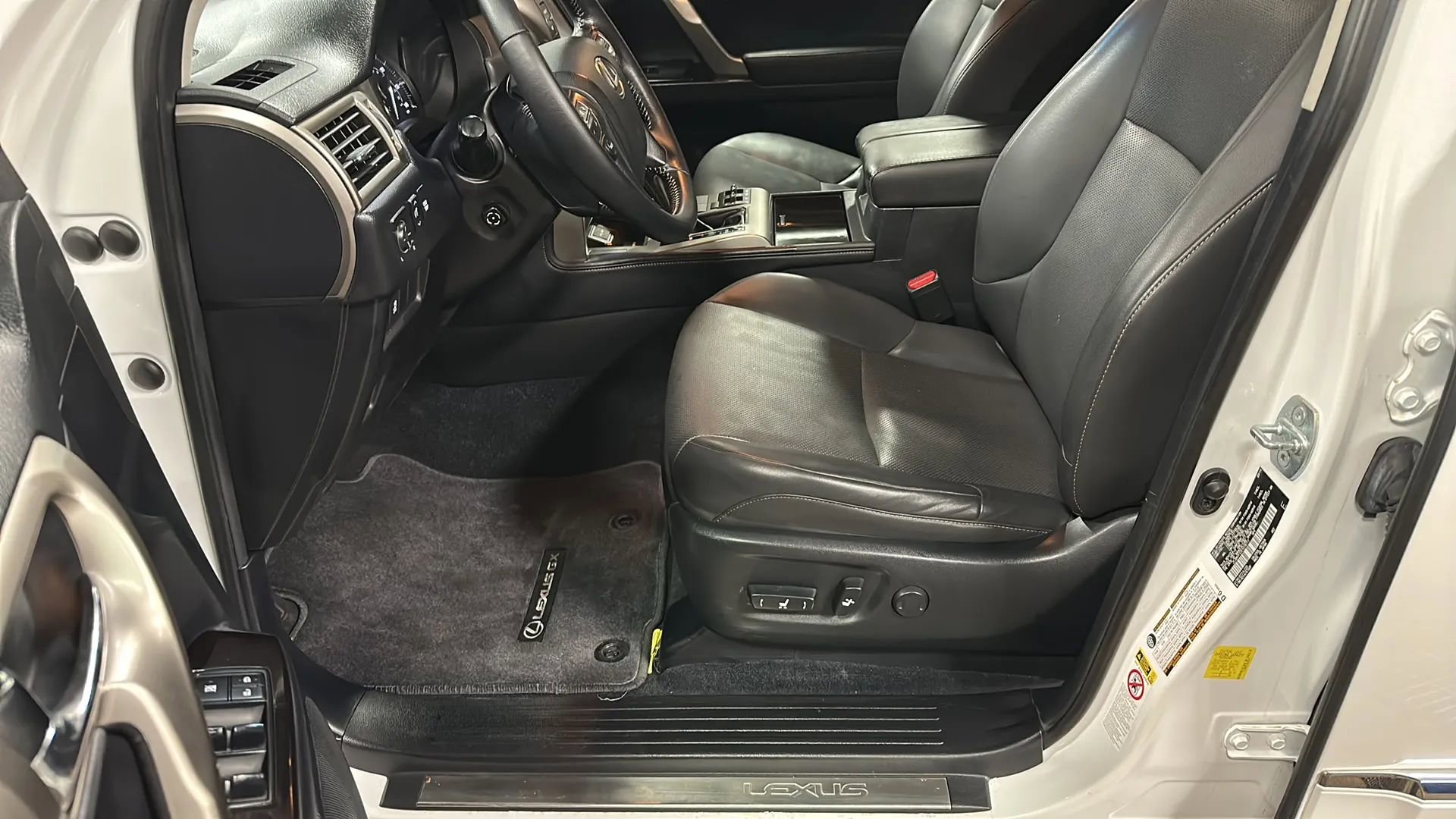 Used 2014 Lexus GX 460 image 9