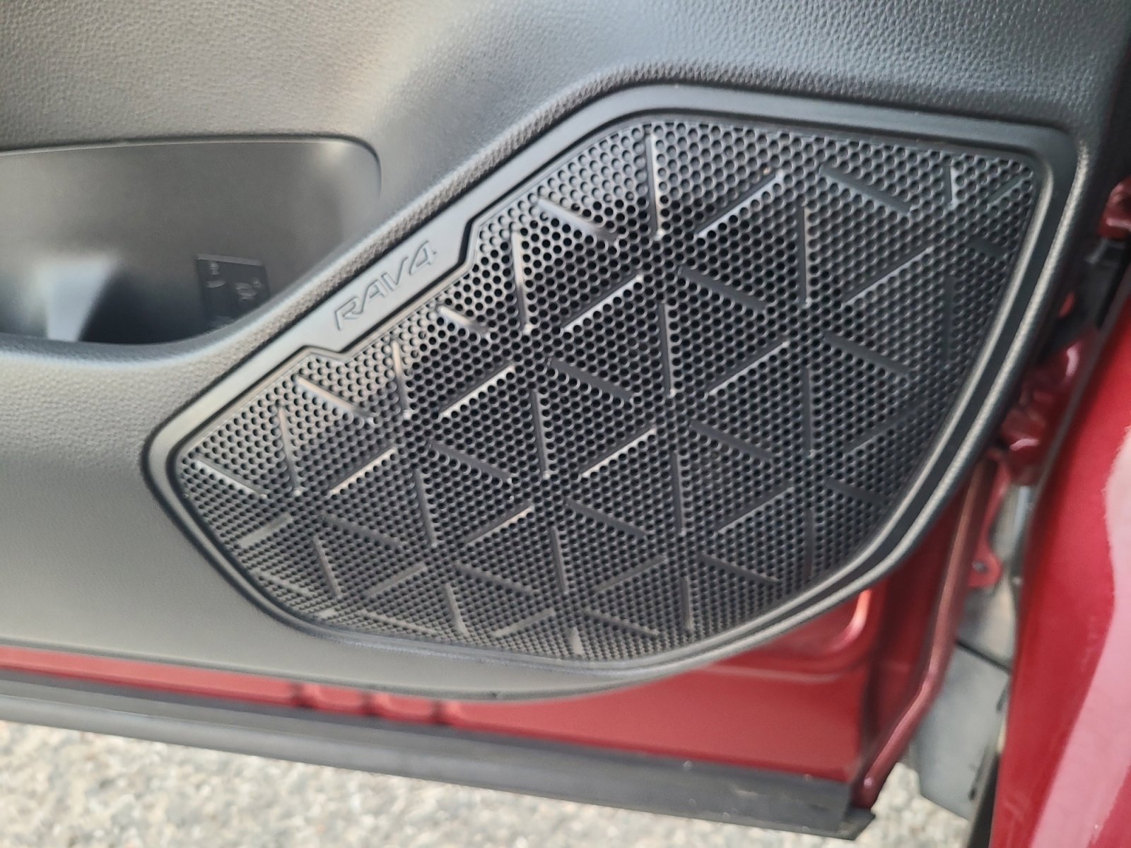 Used 2020 Toyota RAV4 Limited image 26