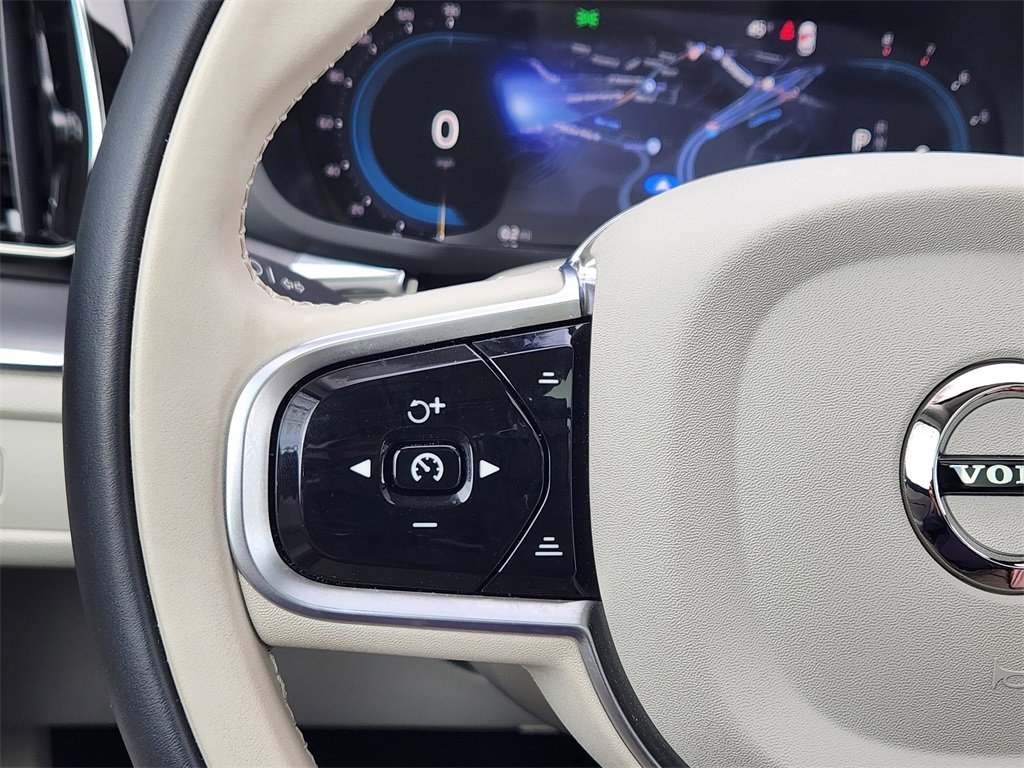 Used 2025 Volvo XC60 B5 Core w/ Protection Package Premier image 15