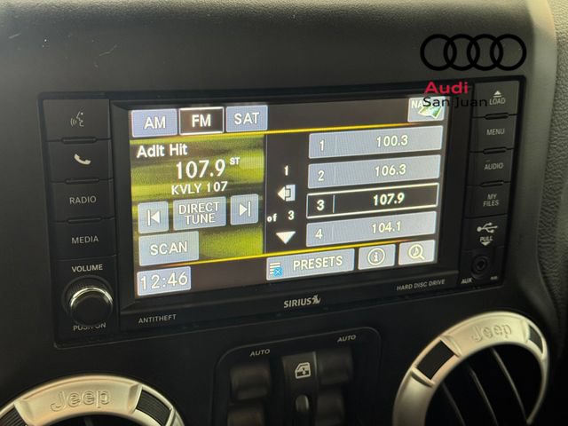 Used 2017 Jeep Wrangler Unlimited Rubicon w/ Connectivity Group AWD/4WD image 17