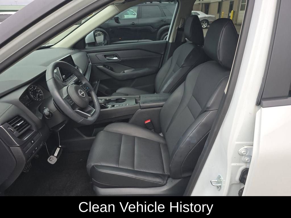 Used 2024 Nissan Rogue SV w/ SV Premium Package image 4