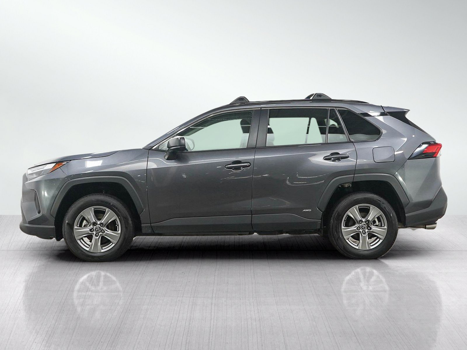 Used 2025 Toyota RAV4 LE AWD/4WD image 2