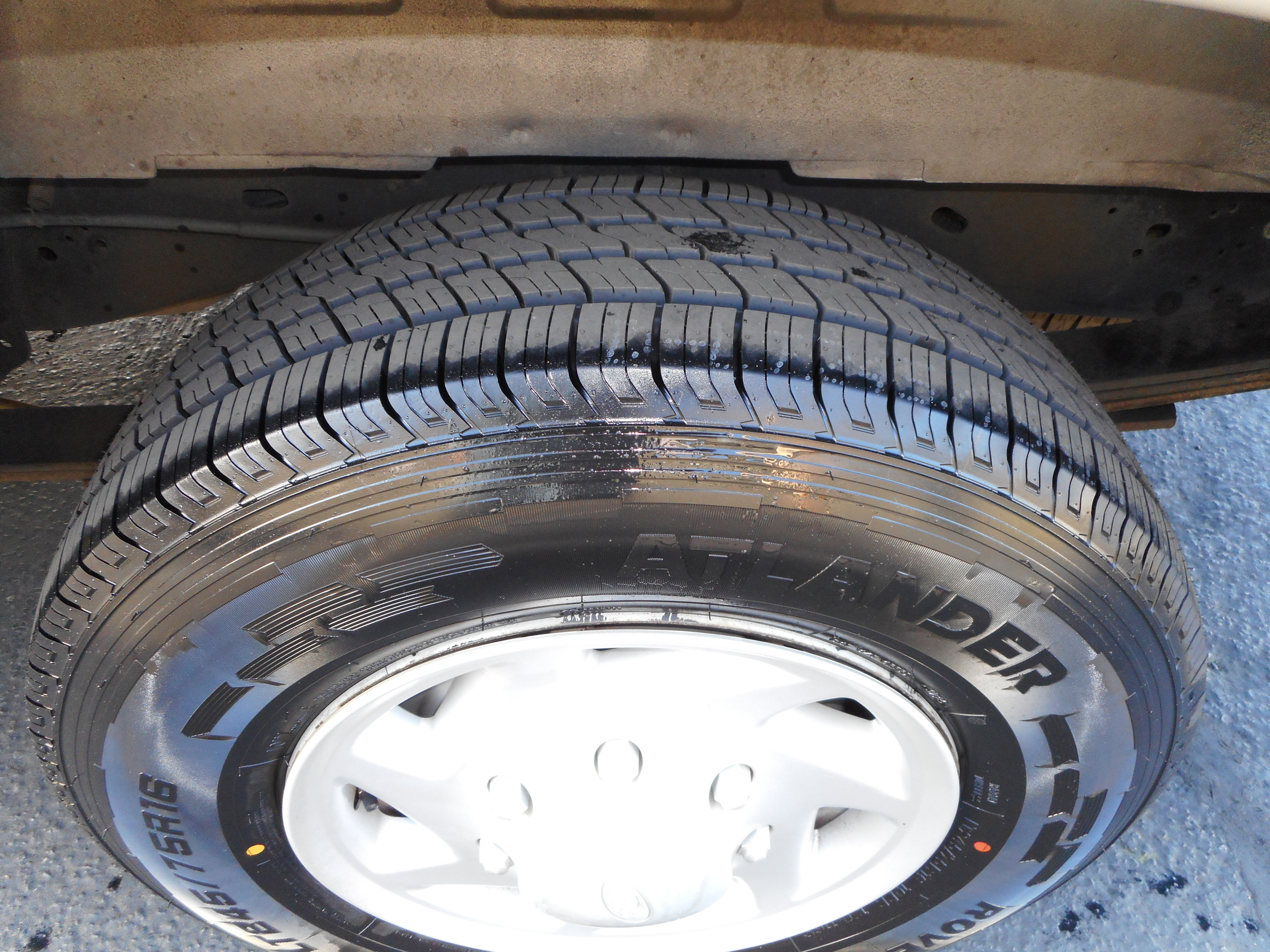 Used 2008 Ford E-250 and Econoline 250 RWD image 7