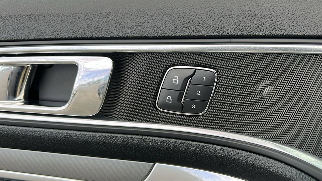 Used 2019 Ford Explorer Sport w/ Equipment Group 401A AWD/4WD image 24