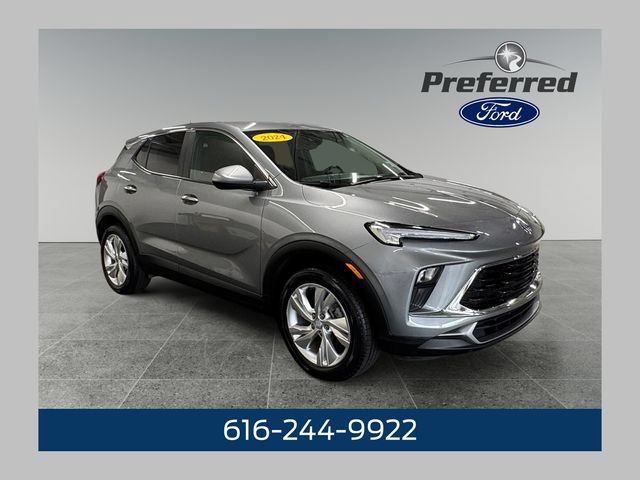 Used 2024 Buick Encore GX Preferred FWD image 1
