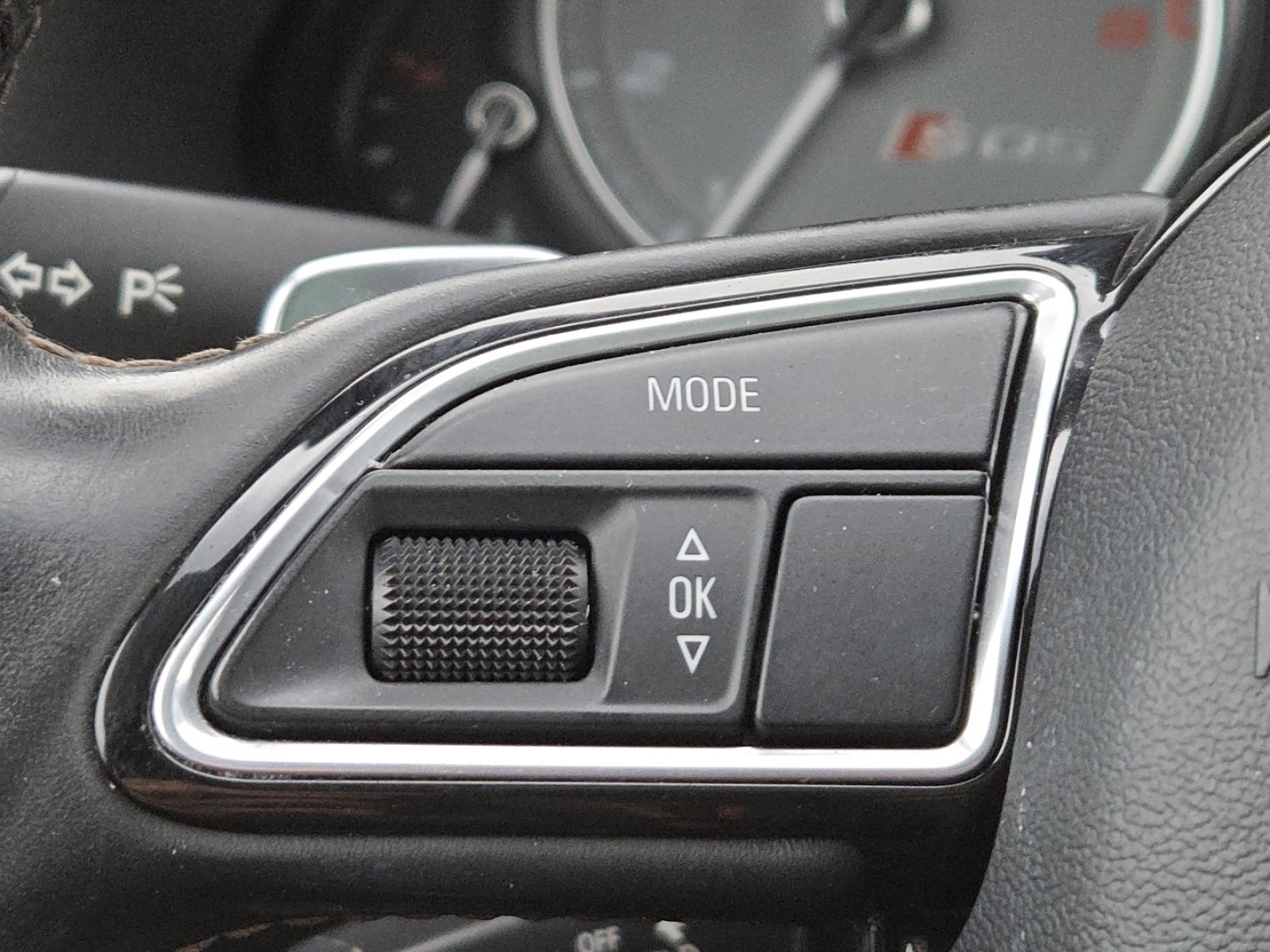 Used 2016 Audi SQ5 Premium Plus w/ Technology Package image 30