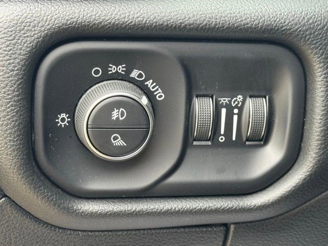 Used 2025 RAM 1500 Laramie w/ Sport Appearance Package image 13