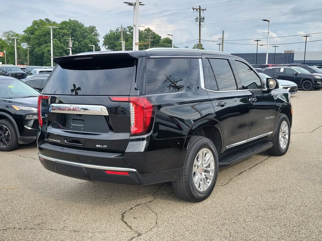 Used 2023 GMC Yukon SLT w/ SLT Premium Package AWD/4WD image 4