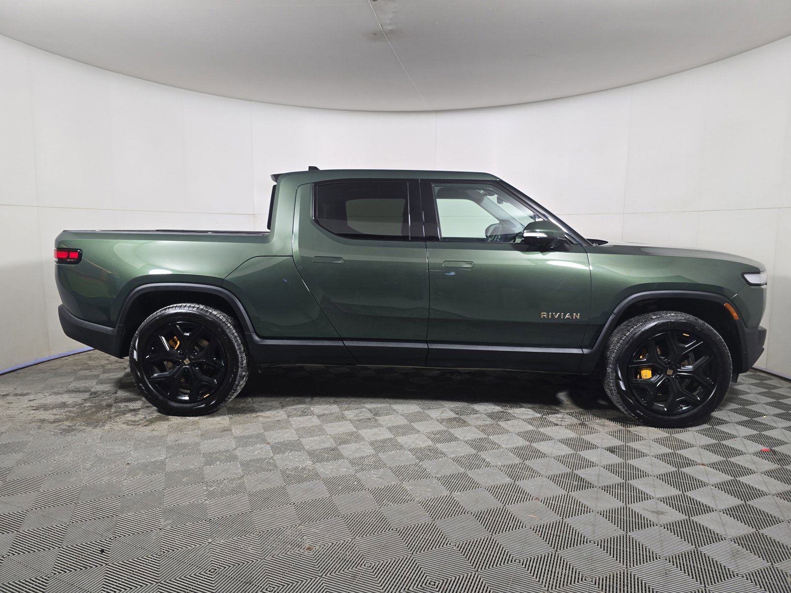 Used 2022 Rivian R1T Launch Edition image 6