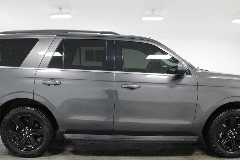 Used 2021 Ford Expedition XLT image 11
