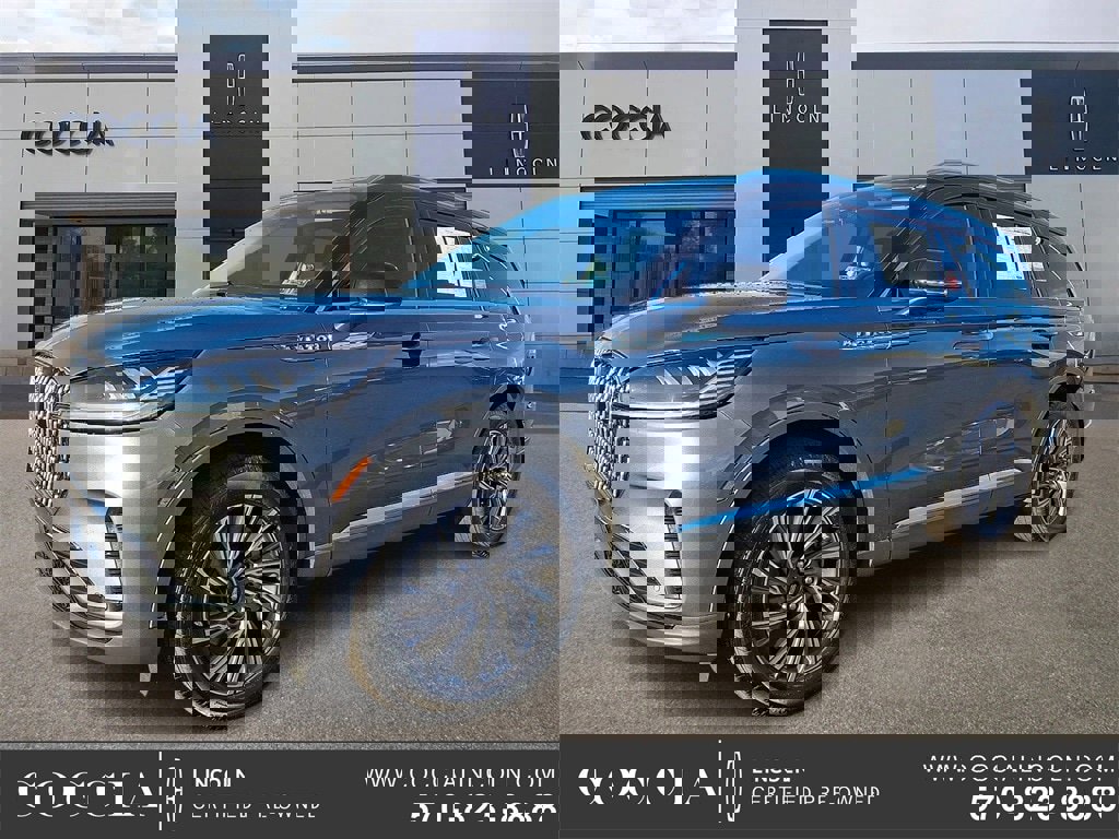 Certified 2025 Lincoln Aviator AWD image 1