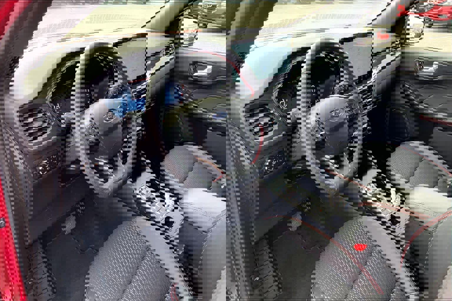 Certified 2025 Ford Escape ST-Line Select w/ Tech Pack #2 image 18