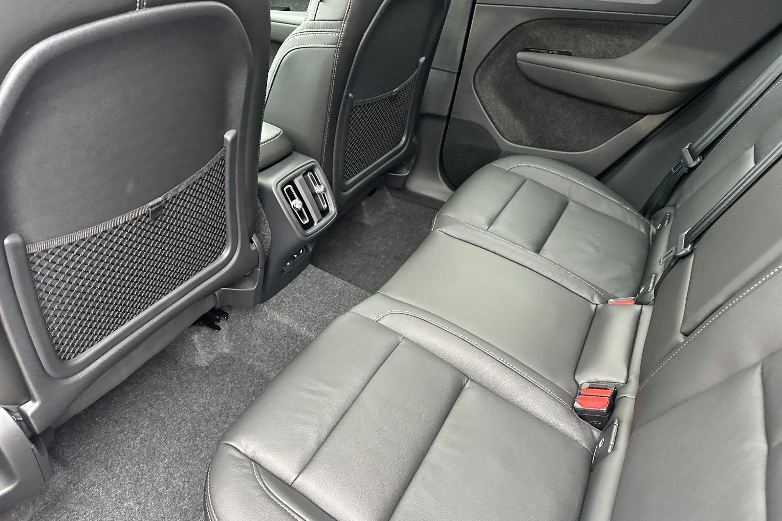 New 2026 Volvo XC40 B4 Core w/ Climate Package image 4