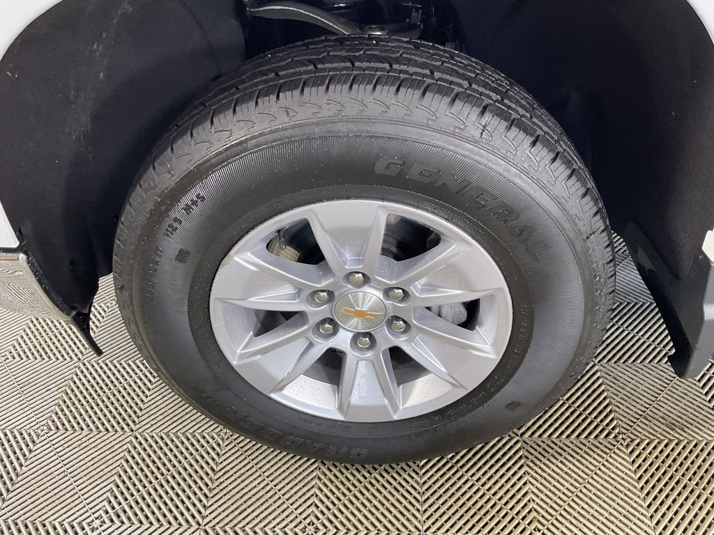 Used 2025 Chevrolet Silverado 1500 W/T RWD image 5