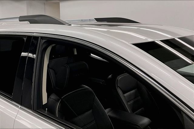 Used 2023 GMC Acadia Denali w/ Denali Ultimate Package FWD image 11