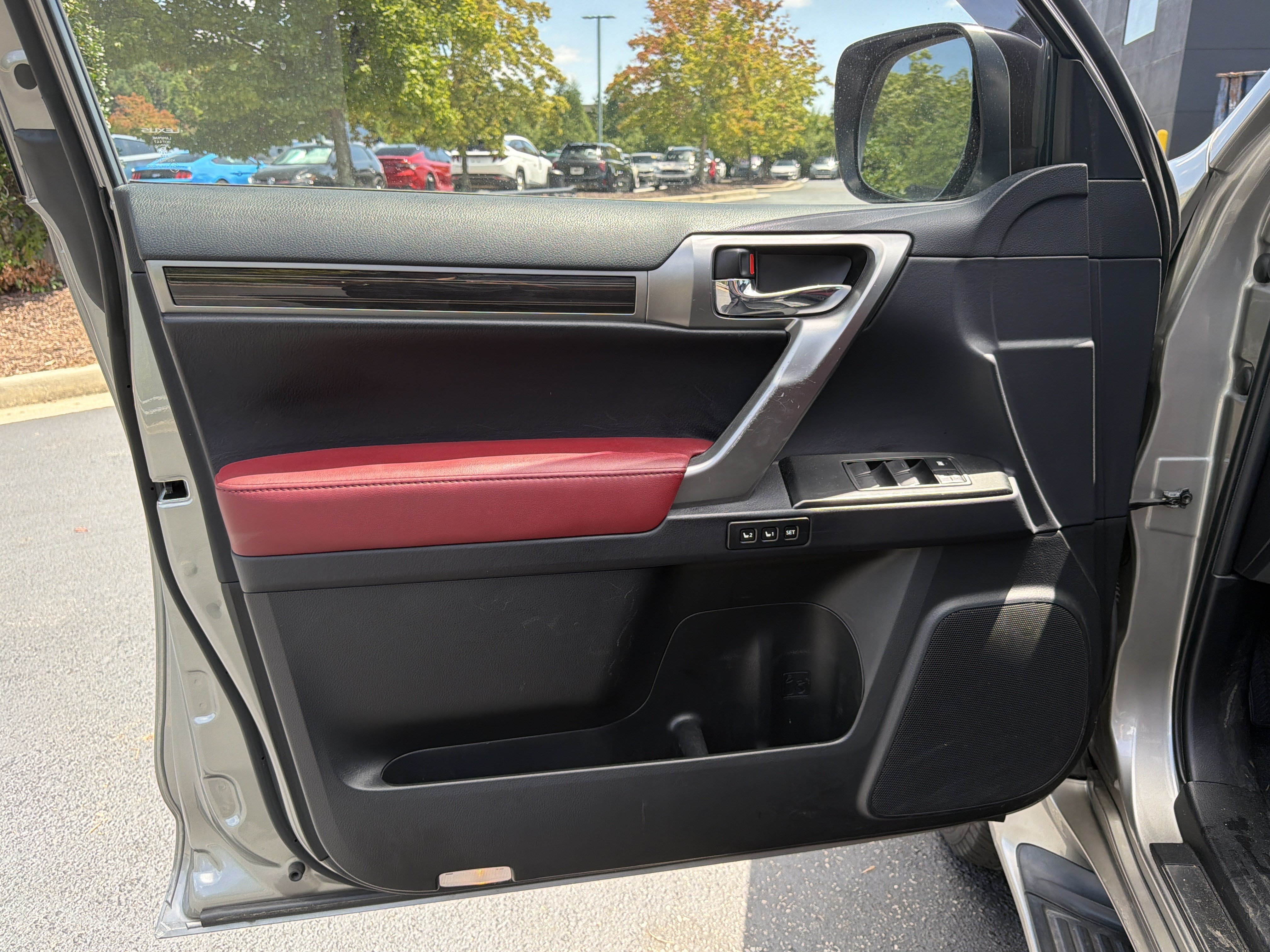 Used 2023 Lexus GX 460 Premium w/ Premium Package AWD/4WD image 16