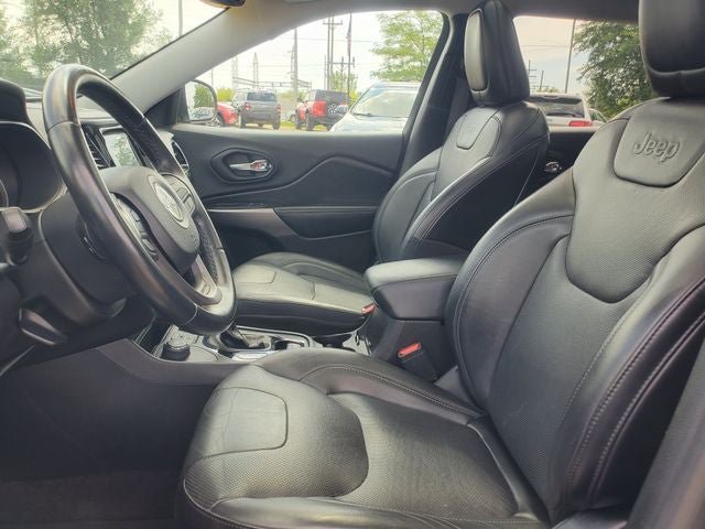 Used 2019 Jeep Cherokee Limited w/ Trailer Tow Group AWD/4WD image 5