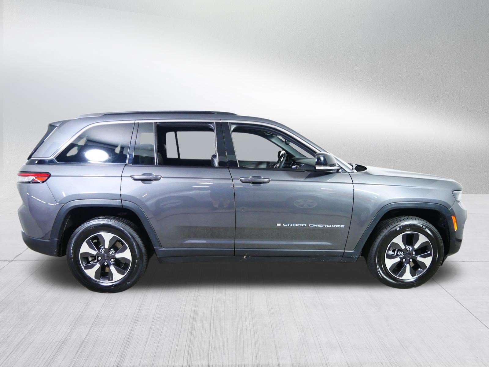 Used 2024 Jeep Grand Cherokee Limited 4xe AWD/4WD image 8
