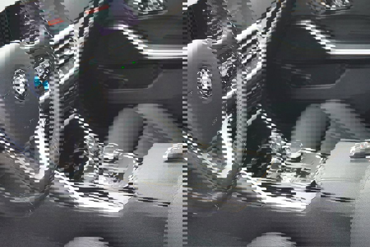 Used 2019 BMW 330i Sedan RWD image 25