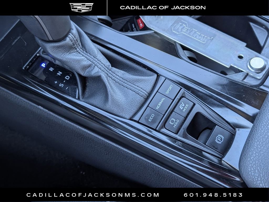 Used 2025 Toyota Camry SE image 19