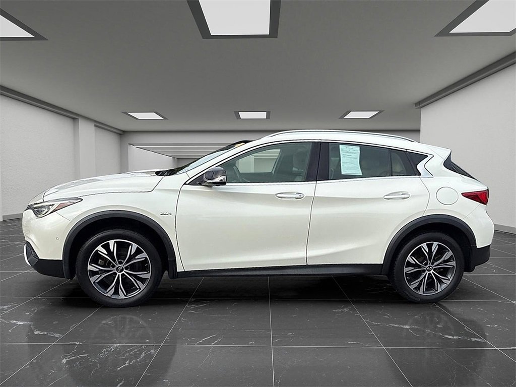 Used 2019 INFINITI QX30 Premium w/ Navigation Package image 12