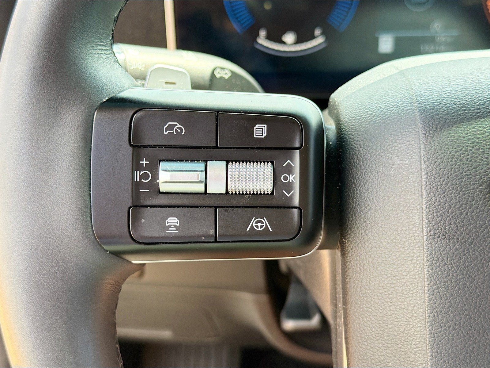 Used 2024 Hyundai Santa Fe SE AWD/4WD image 13