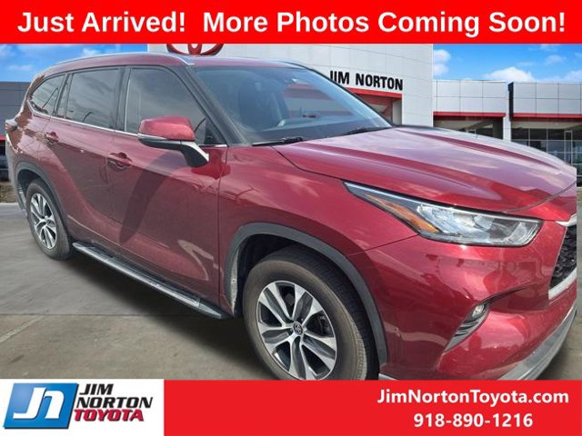 Used 2020 Toyota Highlander XLE FWD image 1