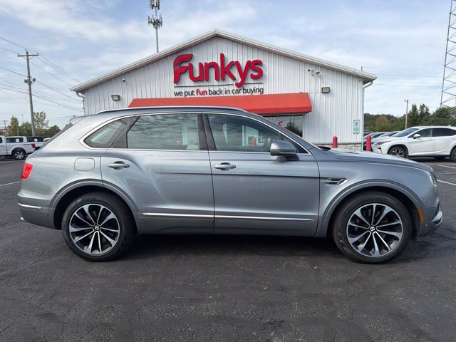 Used 2019 Bentley Bentayga AWD/4WD image 2