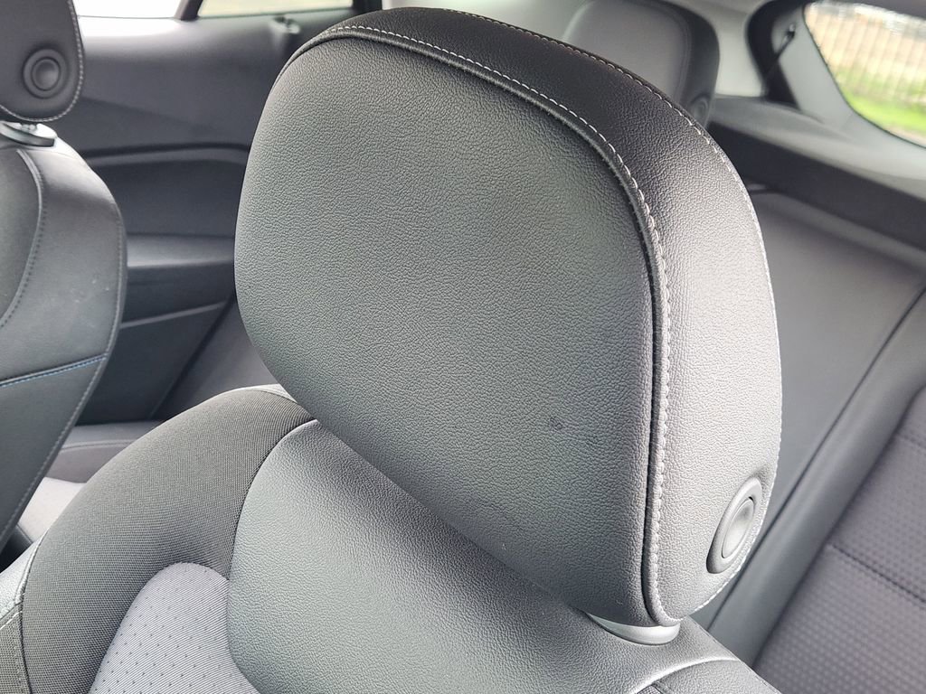 Used 2025 Chevrolet Trax LT FWD image 22