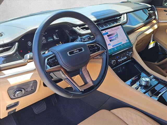 New 2025 Jeep Grand Cherokee Summit image 3