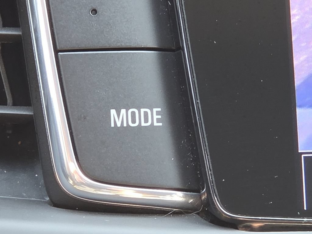 Used 2020 Buick Enclave Premium w/ Trailering Package, 5000 lbs. AWD/4WD image 10