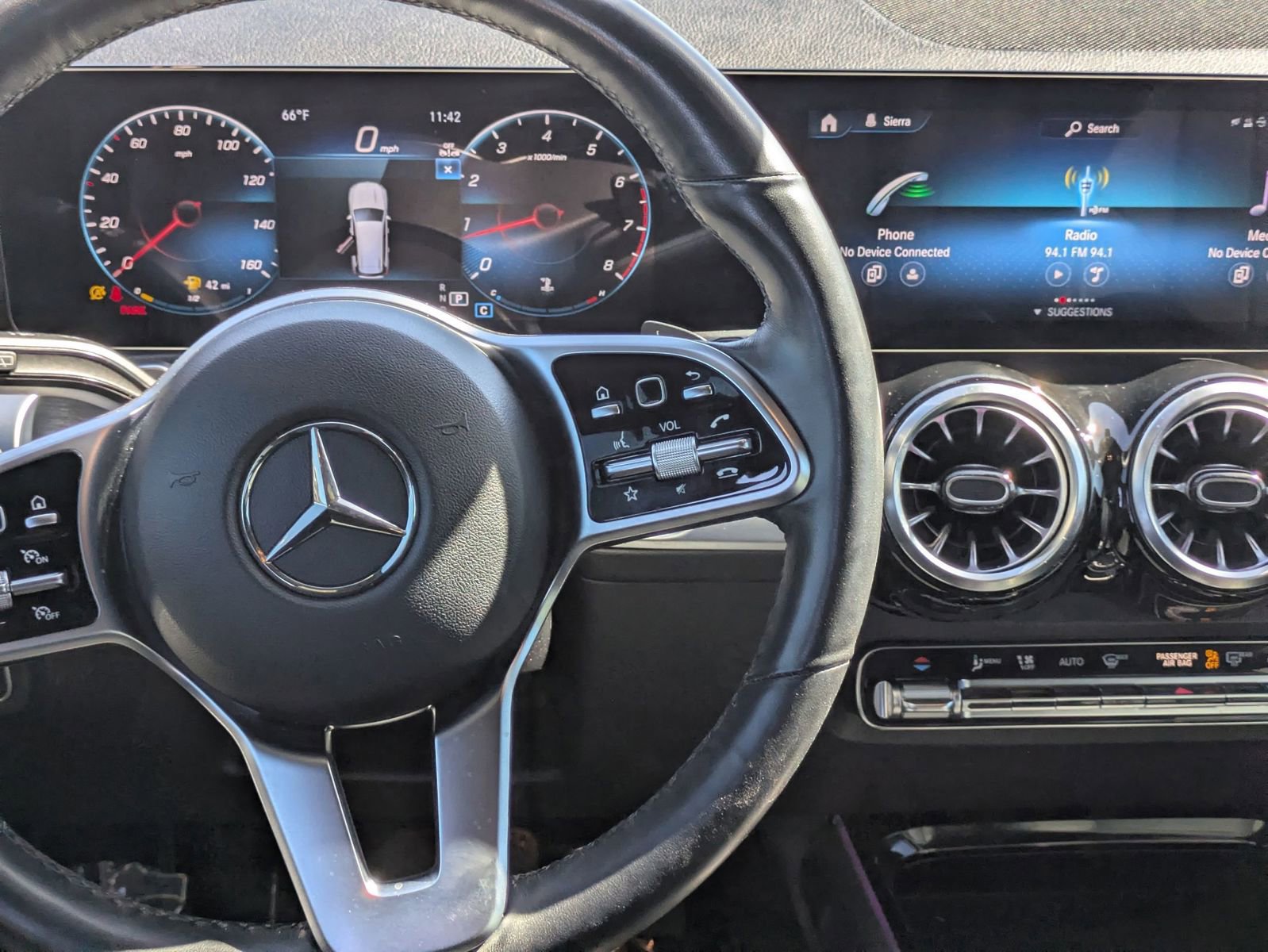 Used 2023 Mercedes-Benz GLB 250 4MATIC image 21