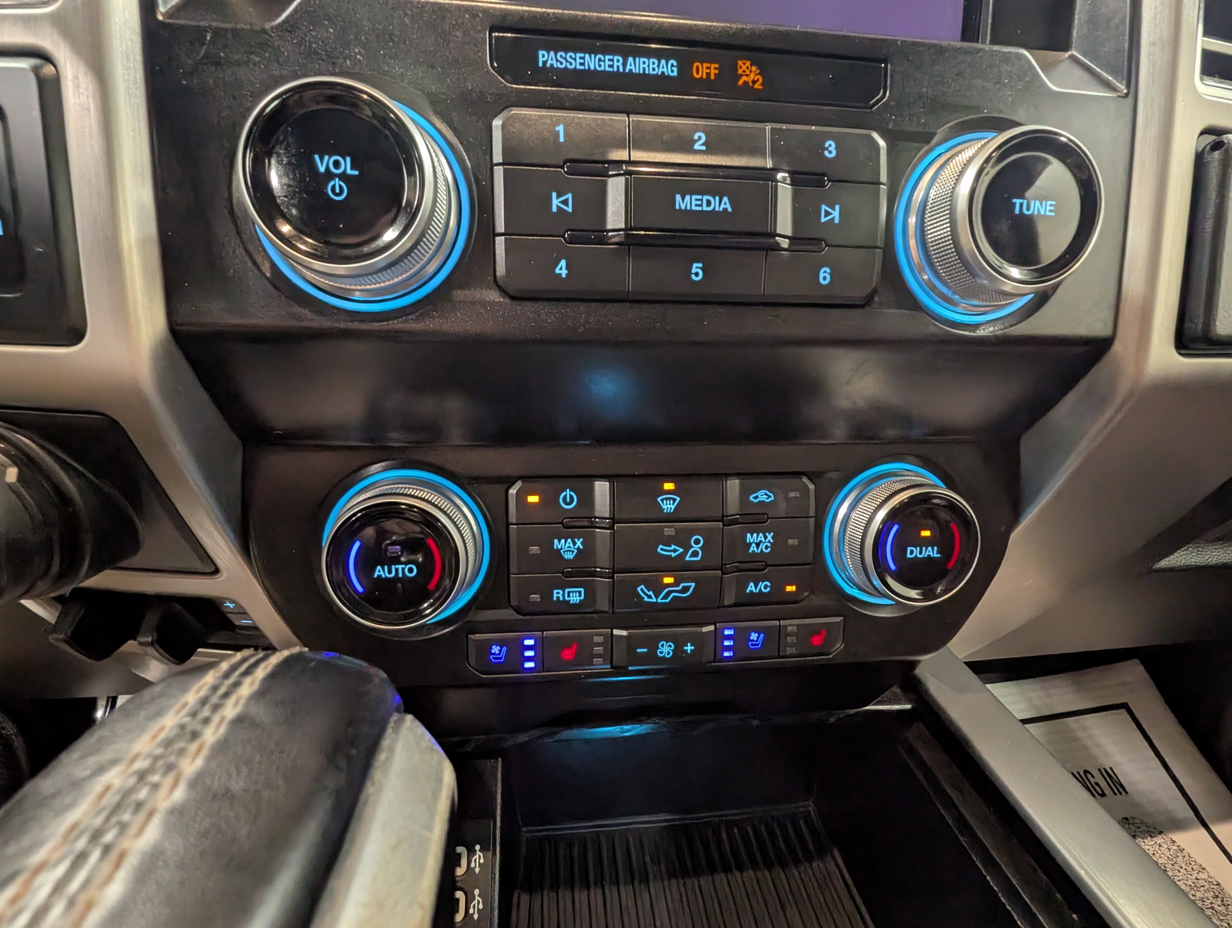 Used 2020 Ford F150 Platinum w/ Equipment Group 701A Luxury image 15