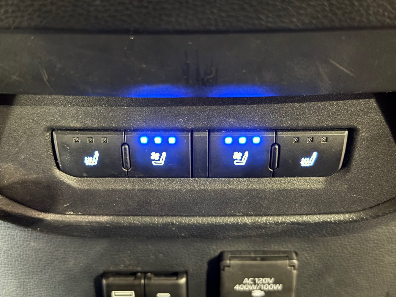 Used 2023 Toyota Tundra Platinum AWD/4WD image 28