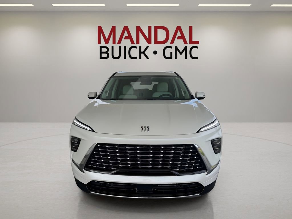 Used 2025 Buick Enclave Avenir w/ Super Cruise Package image 2