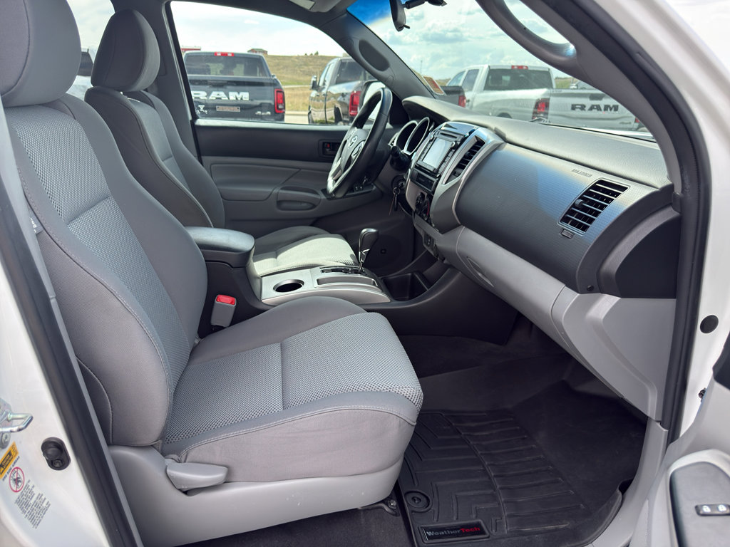Used 2015 Toyota Tacoma 4x4 Double Cab w/ TRD Off-Road Package image 14