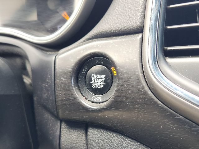 Used 2018 Jeep Grand Cherokee Altitude AWD/4WD image 16