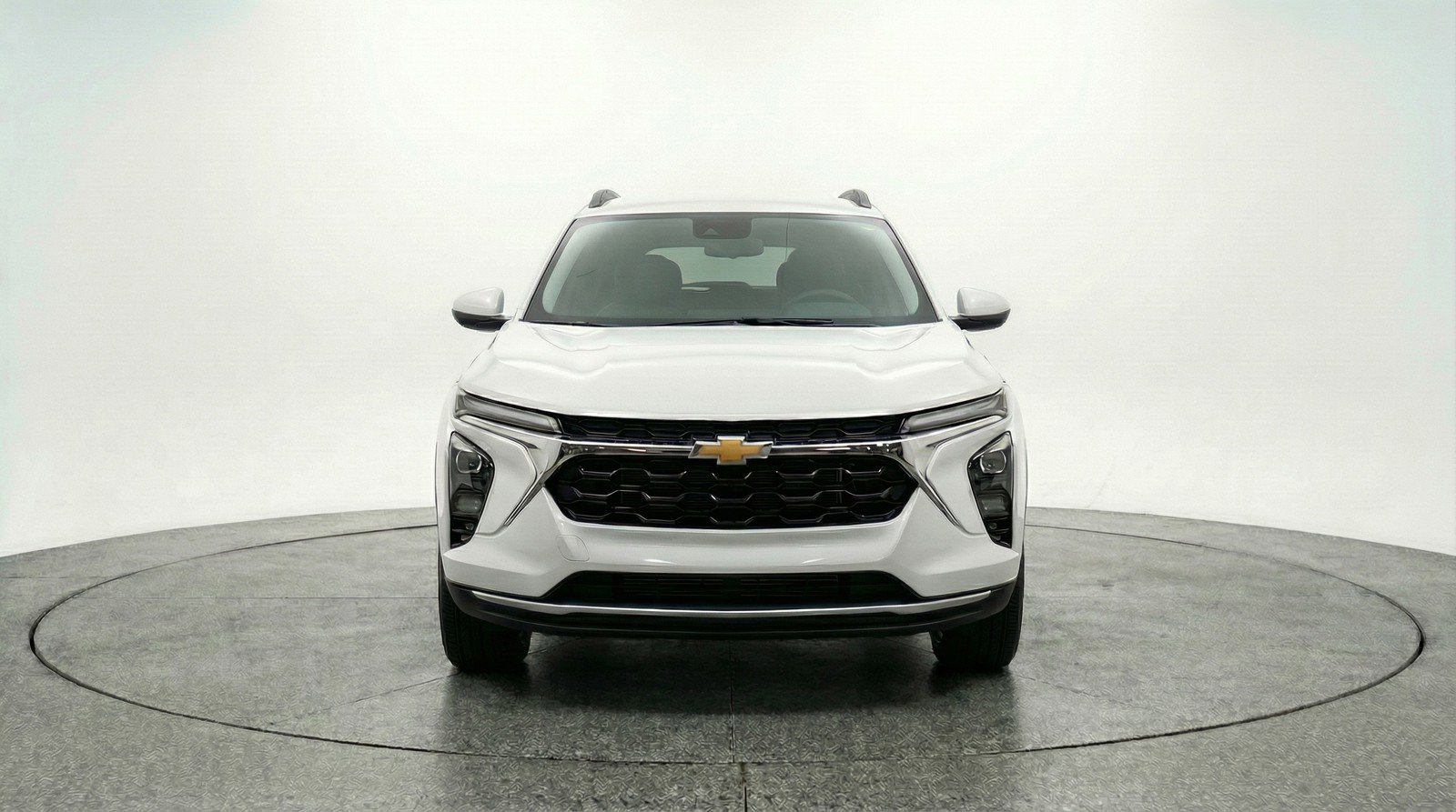 Used 2025 Chevrolet Trax LT image 2