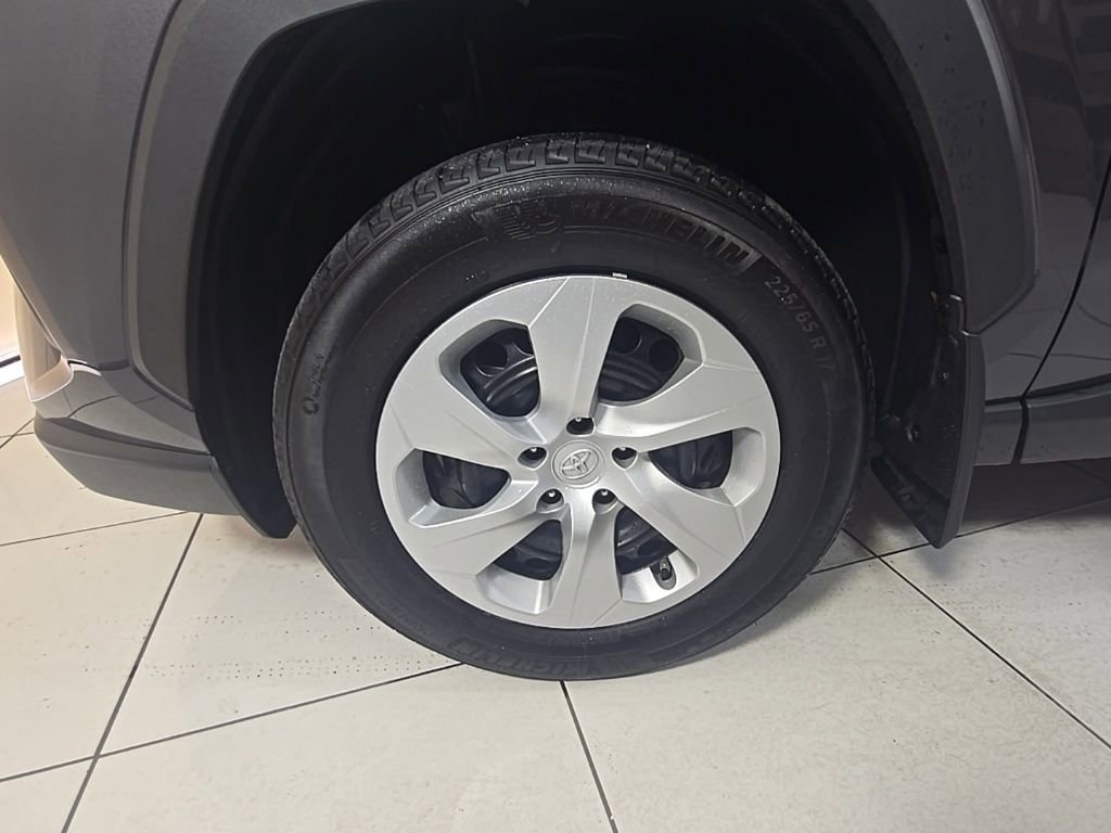 Used 2024 Toyota RAV4 LE image 9