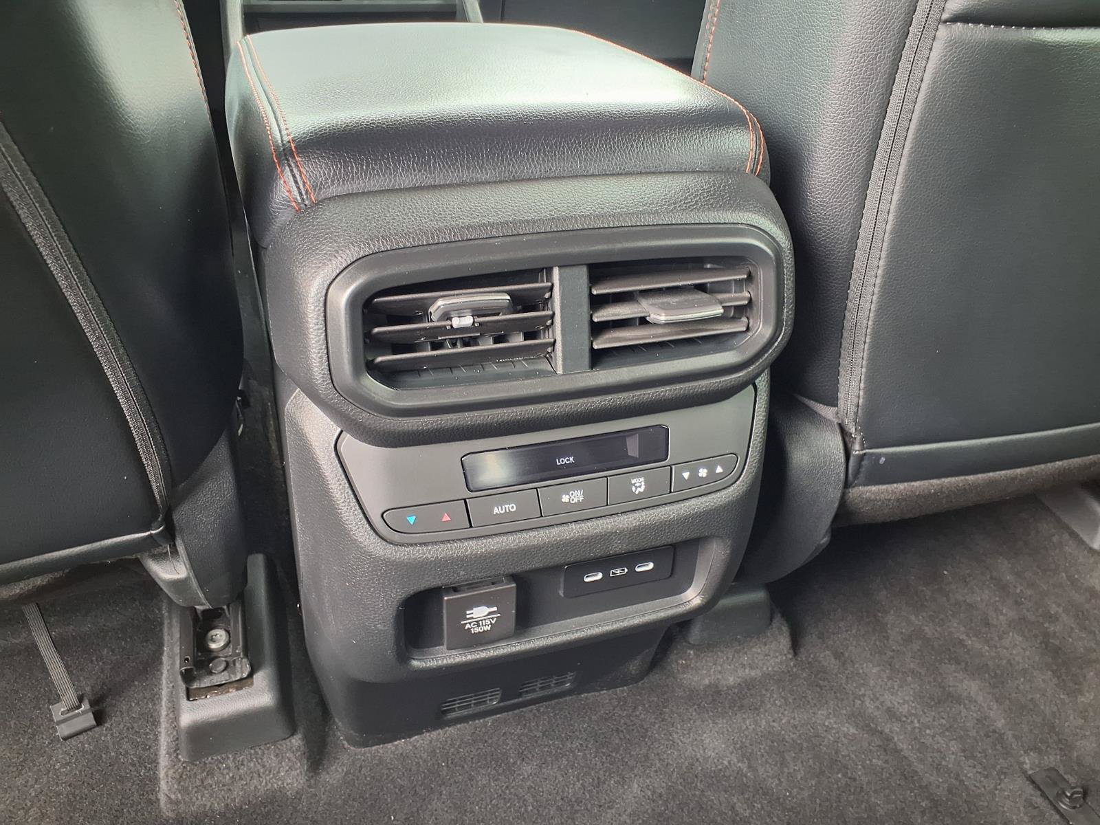 Used 2024 Honda Pilot TrailSport image 14