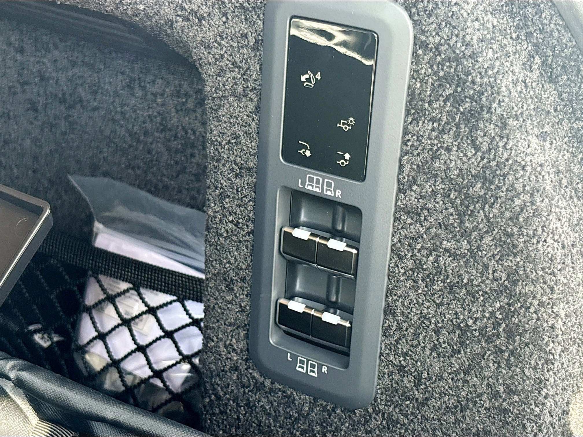 New 2026 Land Rover Range Rover Long Wheelbase Autobiography image 13