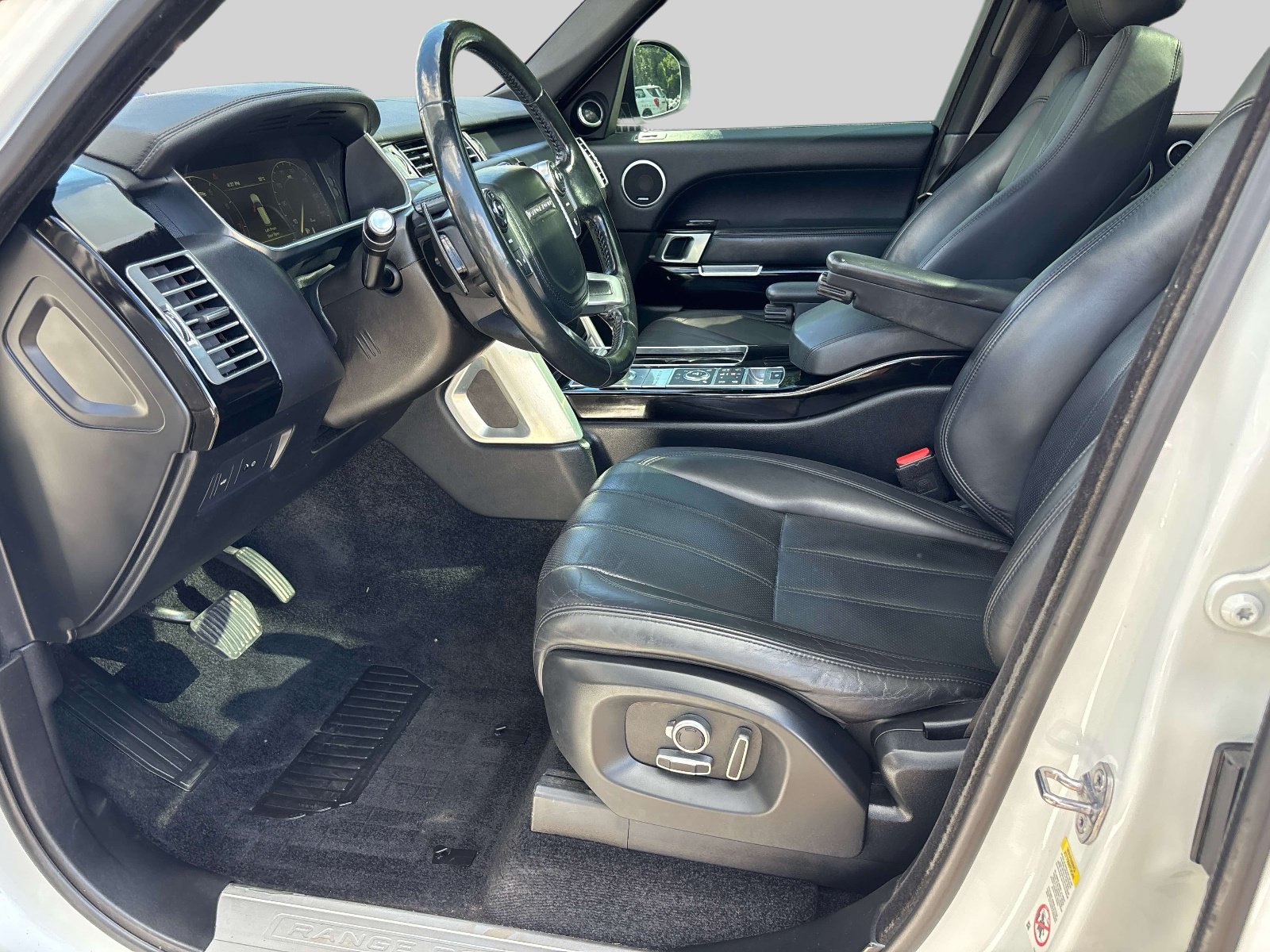 Used 2016 Land Rover Range Rover HSE AWD/4WD image 9