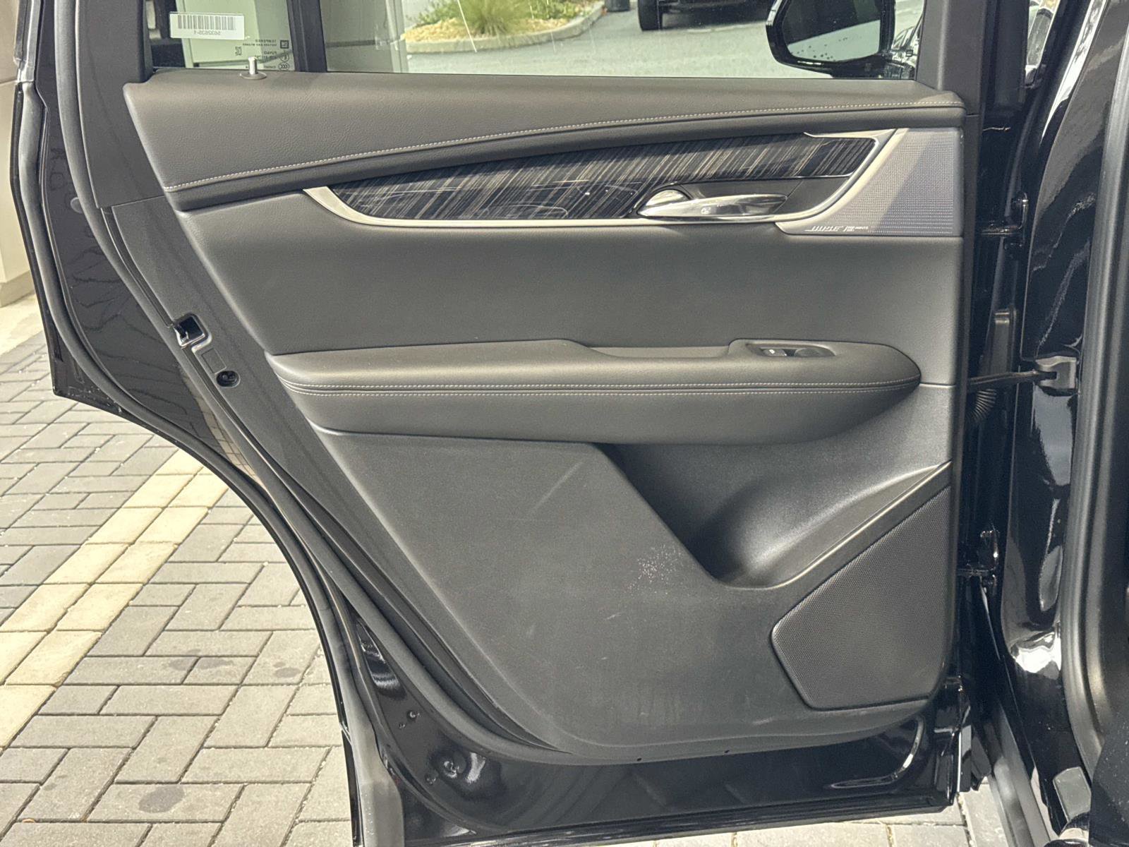 Used 2025 Cadillac XT6 Premium Luxury image 12