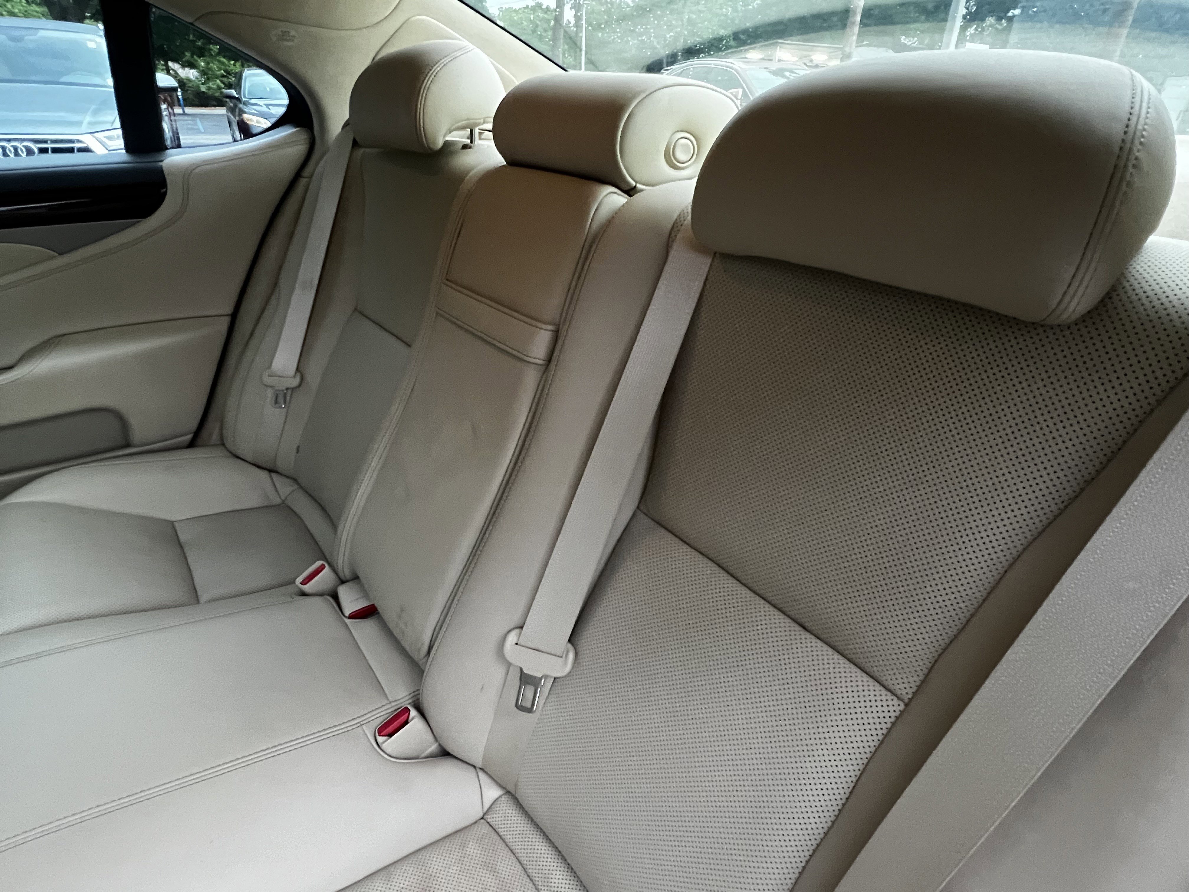 Used 2013 Lexus LS 460 L w/ Preferred Accessory Package RWD image 33