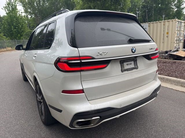 Certified 2024 BMW X7 xDrive40i w/ M Sport Package AWD/4WD image 7