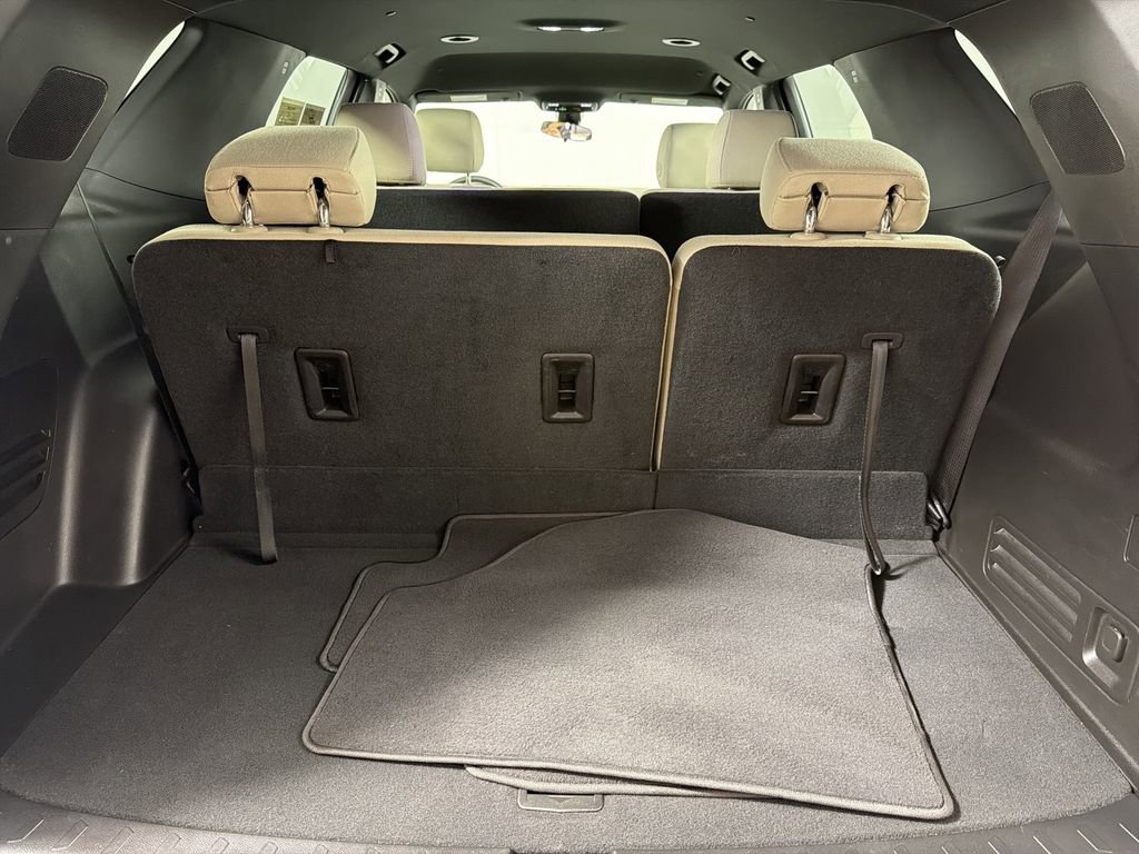 Used 2023 Chevrolet Traverse LS w/ Safety Package image 17